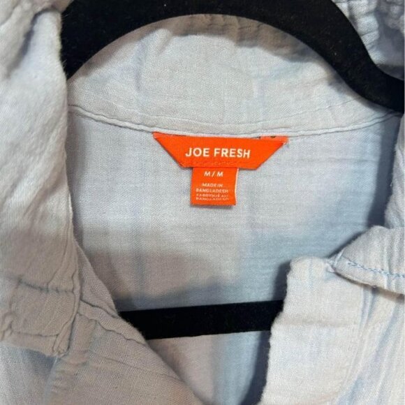 Woman’s muslin style collared shirt. Size medium. Light blue. Relaxed fit. - Picture 5 of 7